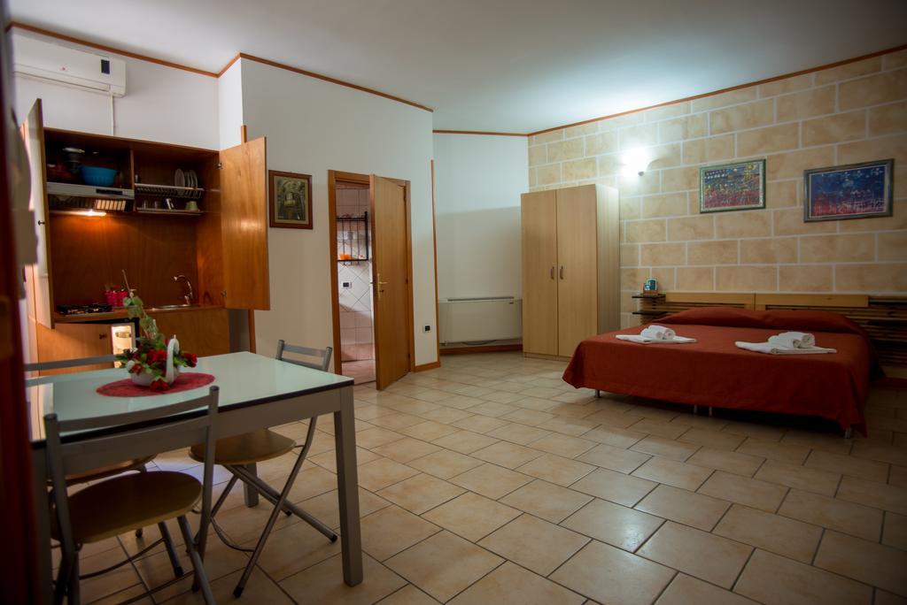 Hotel Residence Lupiae Lecce Exterior foto