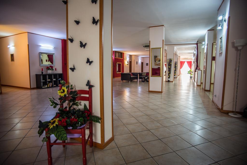 Hotel Residence Lupiae Lecce Exterior foto